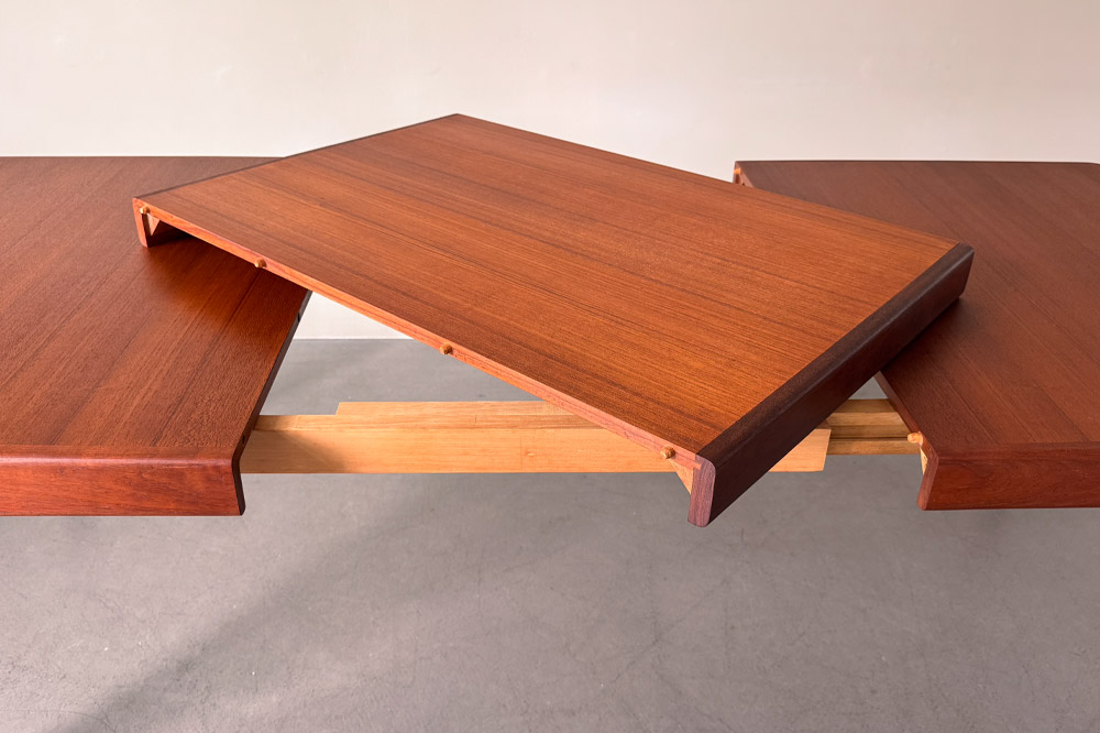 Tekholz Esstisch, Bramin, Mid-century