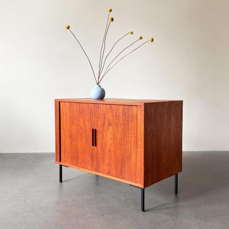 Teak Kommode mit Schiebetüren