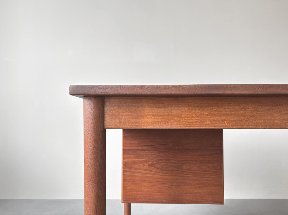 Teak Arbeitstisch freistehend mit Schubladen, Vintage