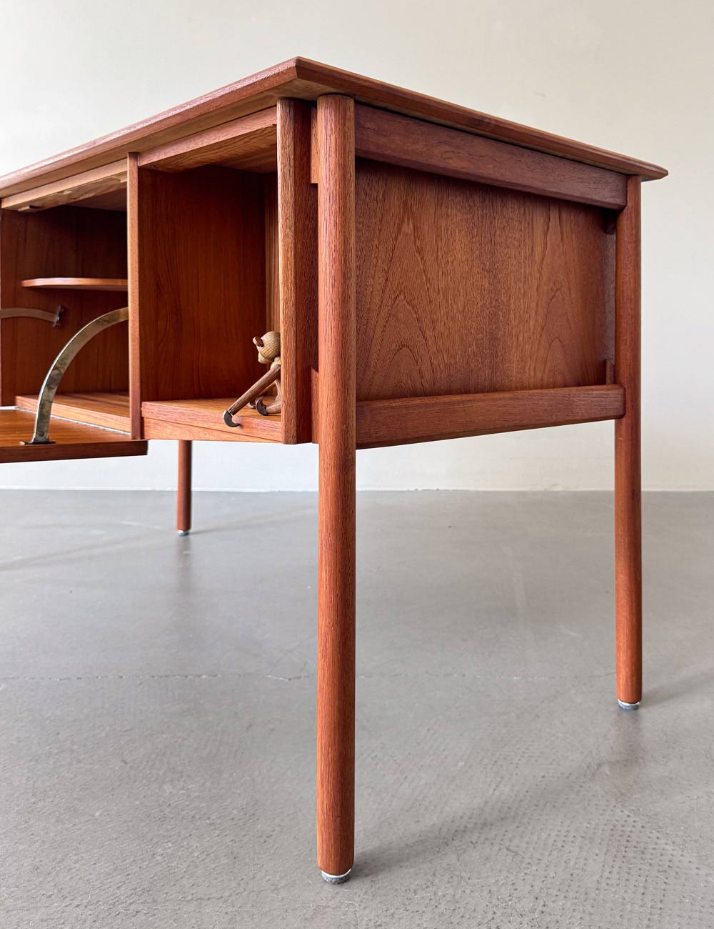 Teakholz Schreibtisch freistehend, Vintage