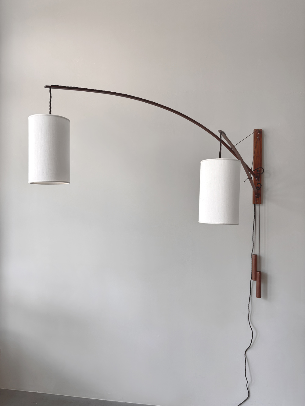 Mid-century Lampe, Lampenschirm aus Leine