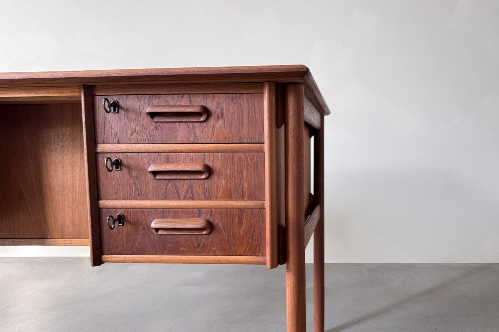 Teak Schreibtisch abschliessbar, Tibergaard
